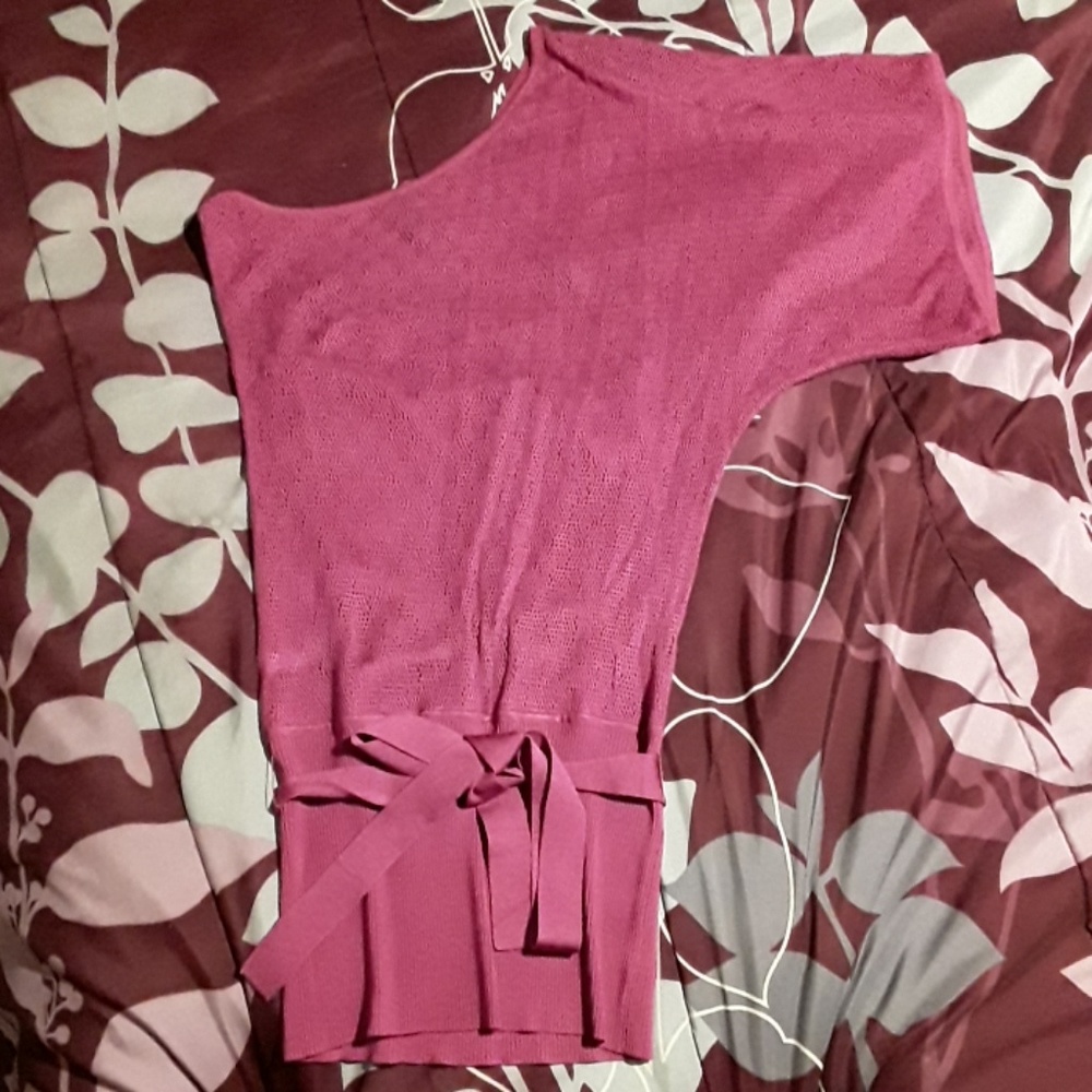 bebe one sleeve  shirt